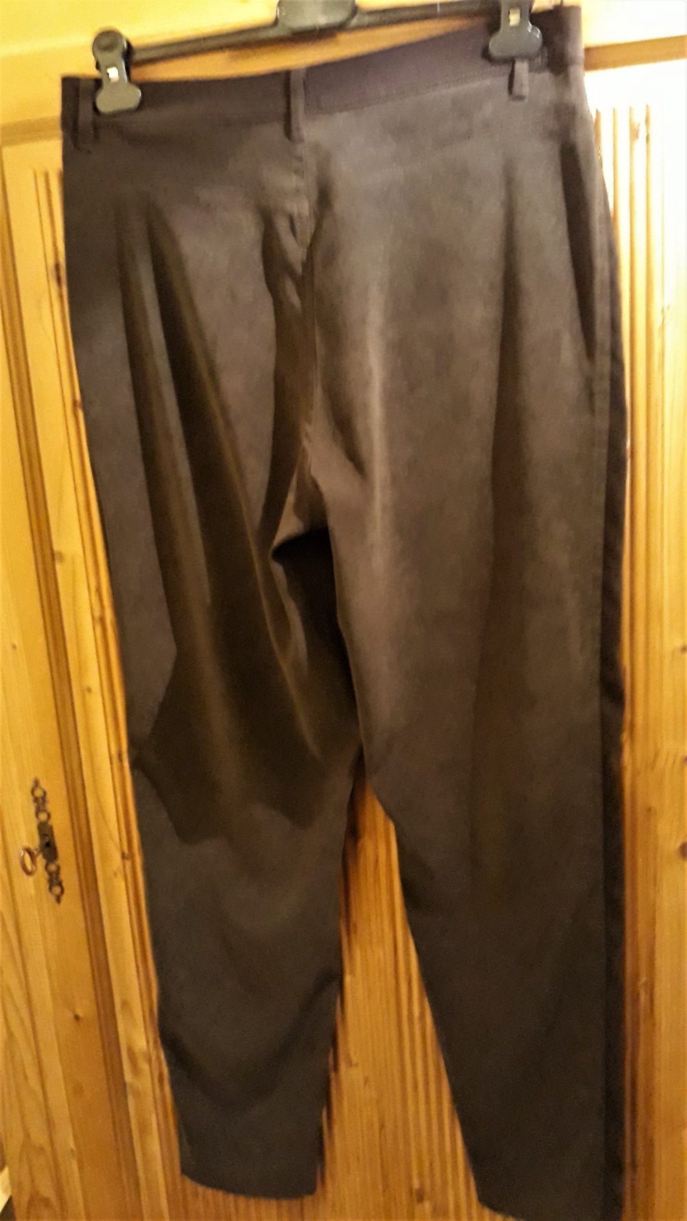 Rausverkauf !! Tolle Damenhose, braun, Velourlederoptik, Gr.40, nur 3,-€