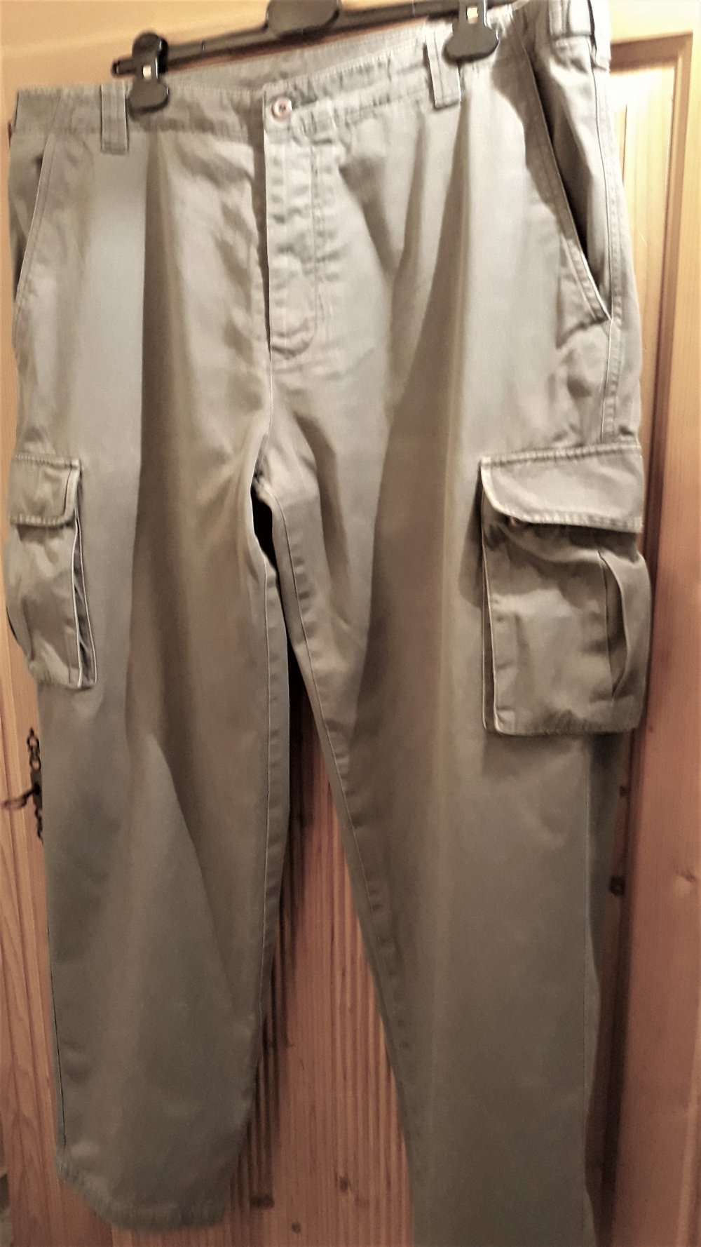 Tolle Herrenhose, grau,gefüttert, Gr.56/28, jetzt nur noch 4,-€