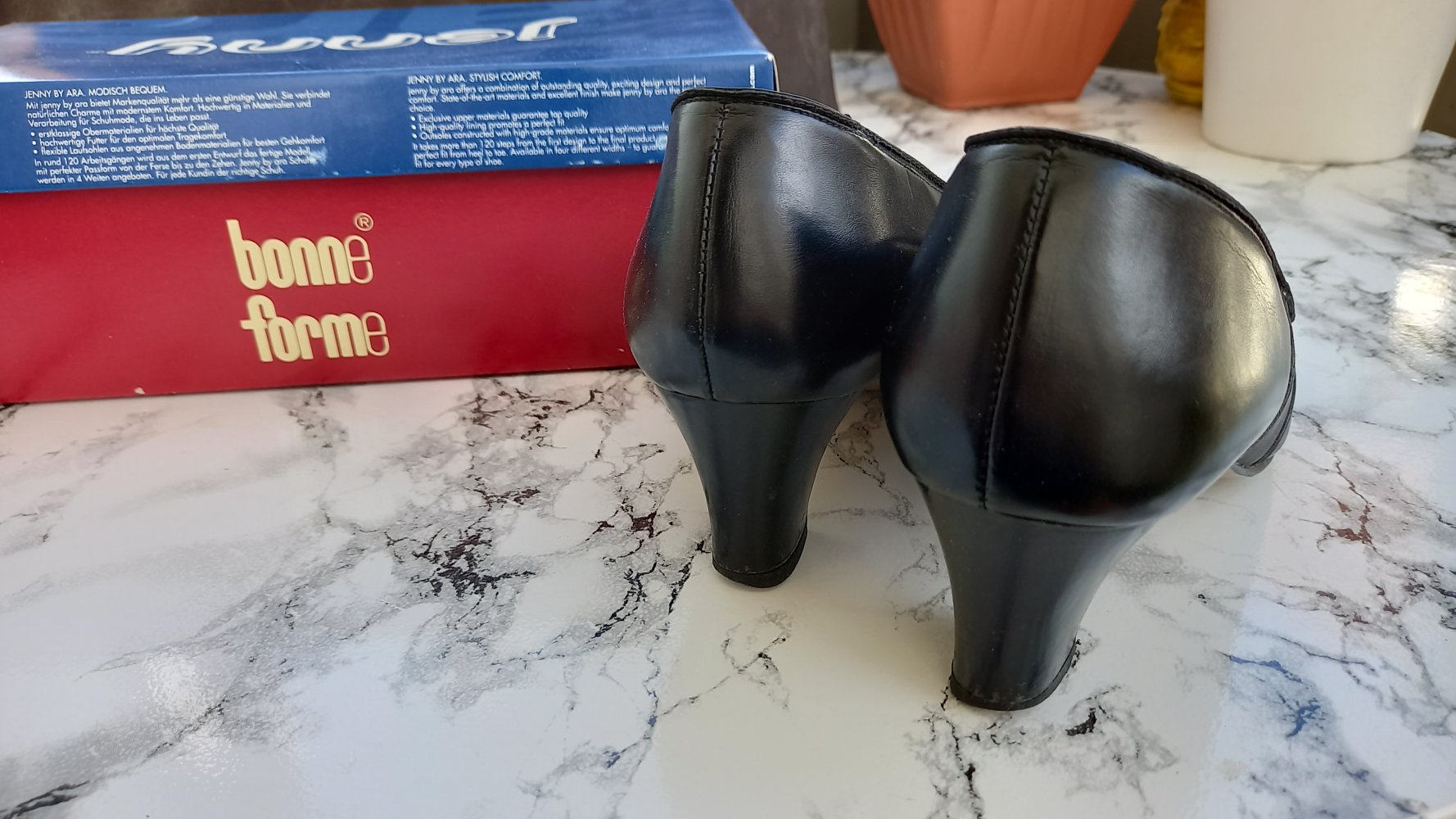 wenig getrage schöne schwarze Damen-Halbschuhe mit Absatz