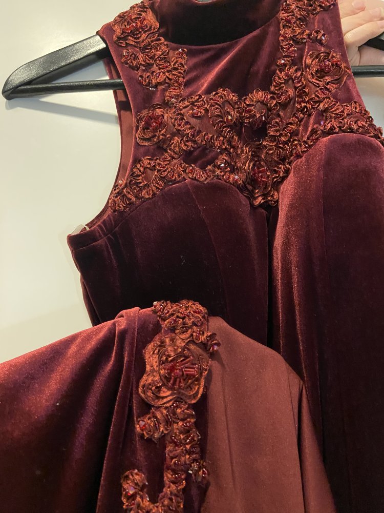 Abendkleid in Weinrot 