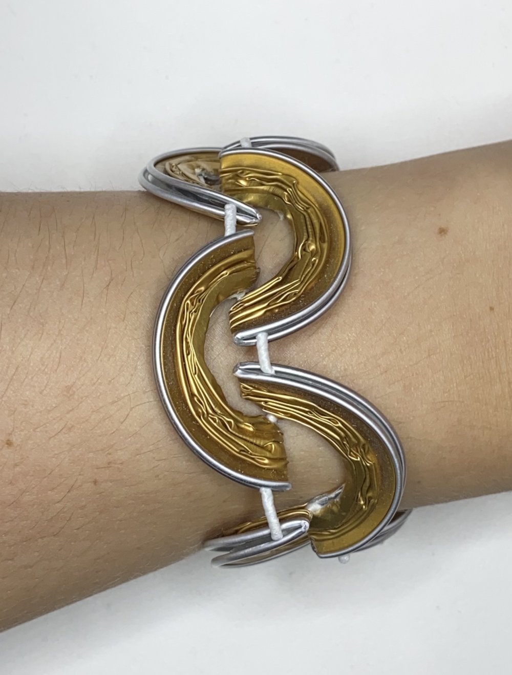 Goldenes Mond Kapsel Armband
