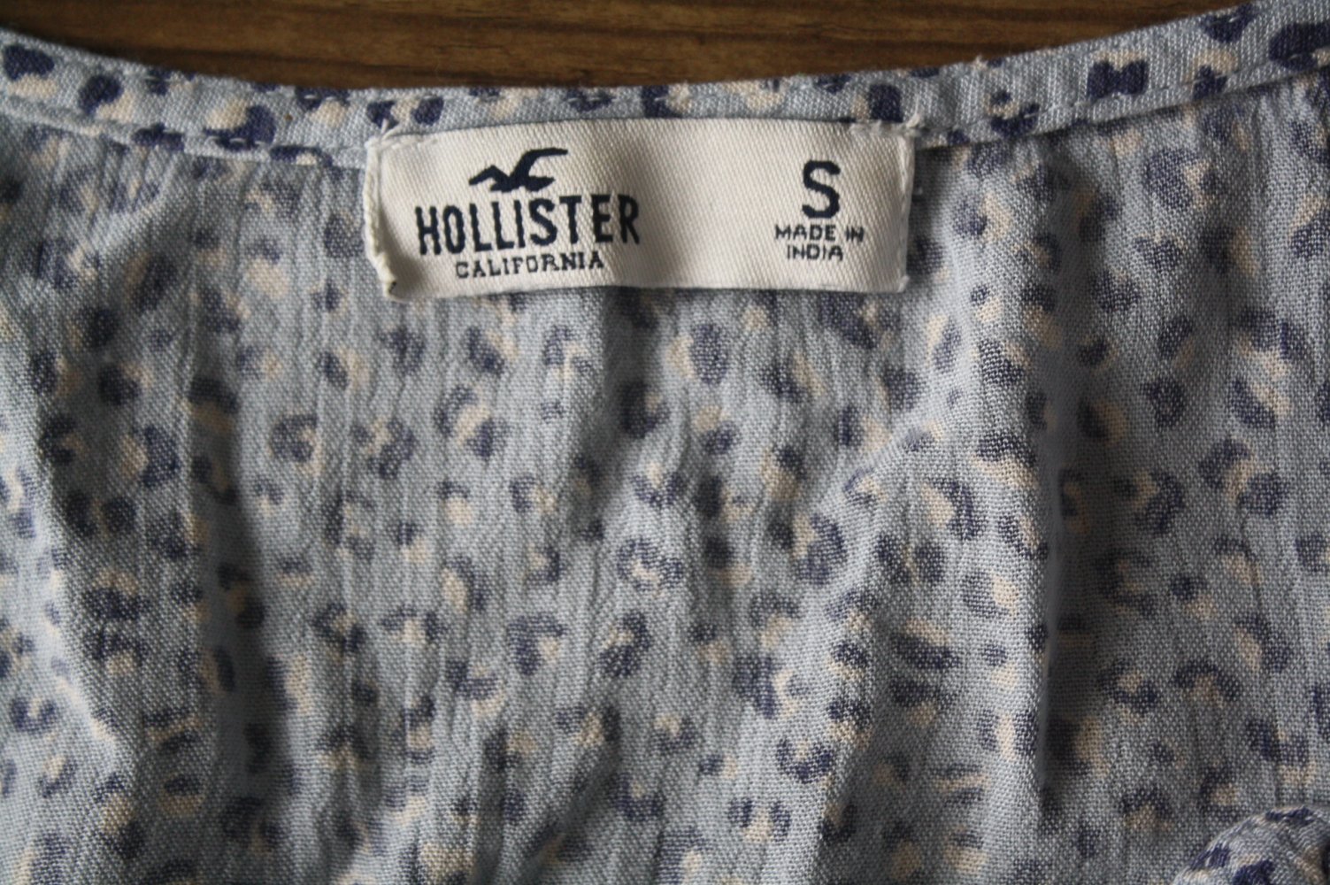 Hollister hellblaue Crincle Boho Mille Fleur Blumenbluse Hippie Ethno Gypsy Sommer Bluse S 36 Wickel Schleife Wickelbluse 1 A