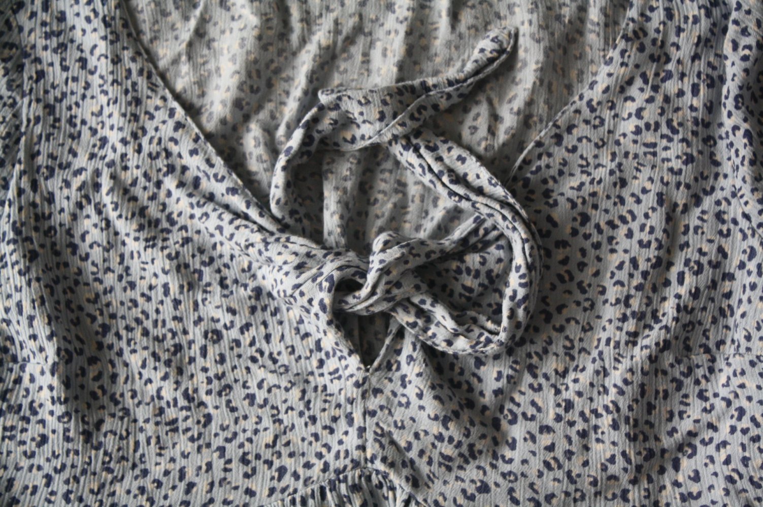 Hollister hellblaue Crincle Boho Mille Fleur Blumenbluse Hippie Ethno Gypsy Sommer Bluse S 36 Wickel Schleife Wickelbluse 1 A