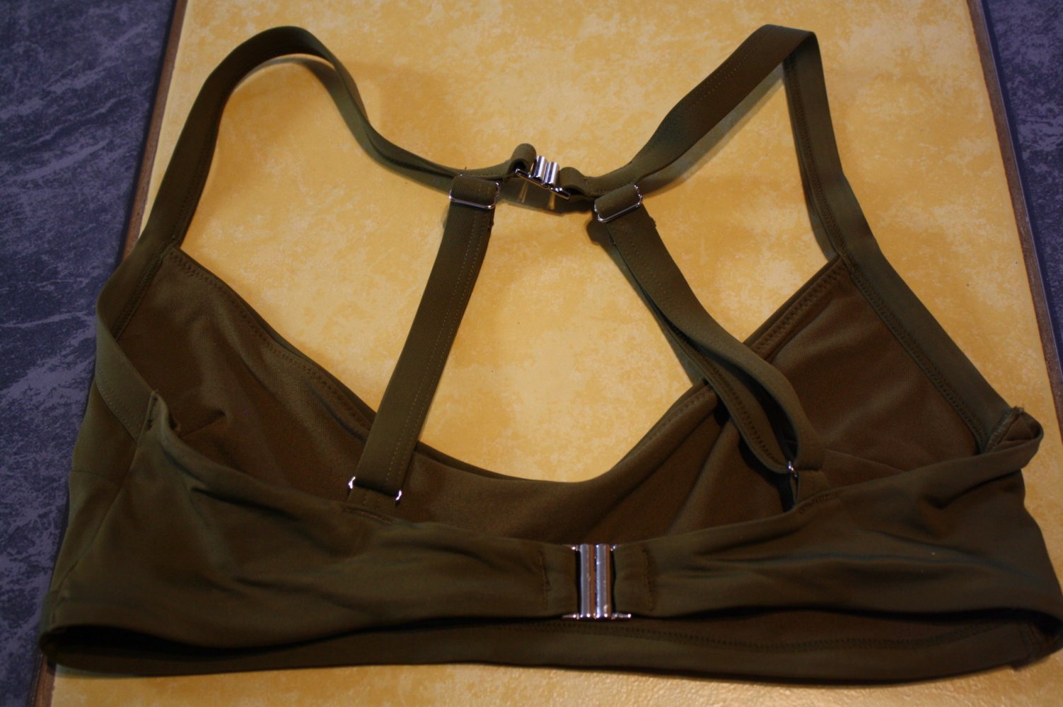 Bikini Oberteil Khaki 40 oder Bustier Bra (entspricht 75 C -80 C oder M /L 40 