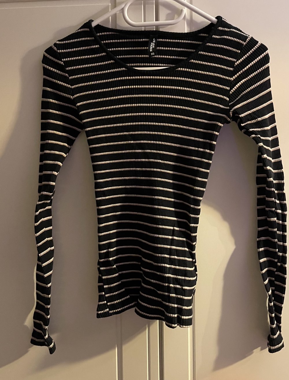 3 Tops je 4 Euro