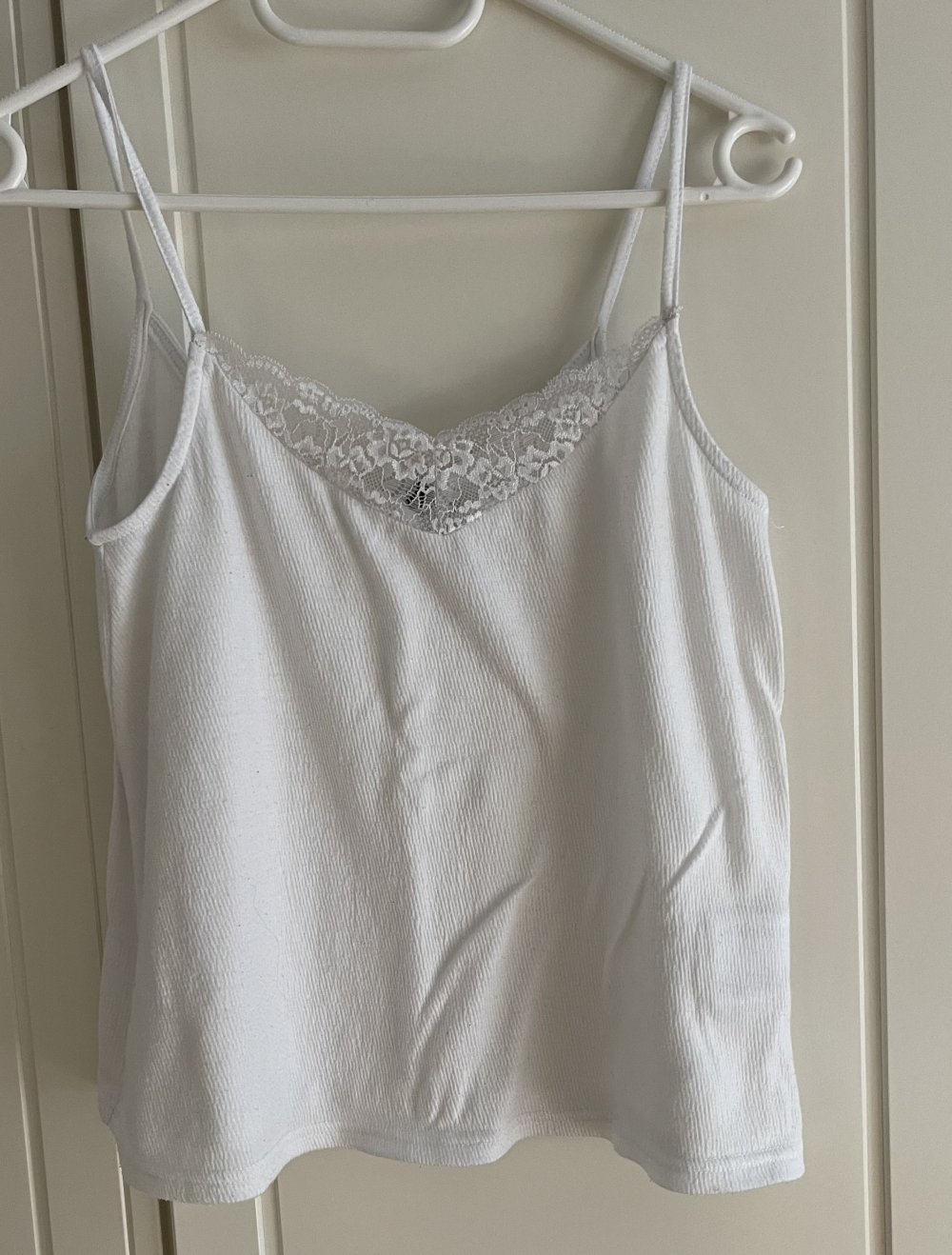 4 Tops je 3 Euro