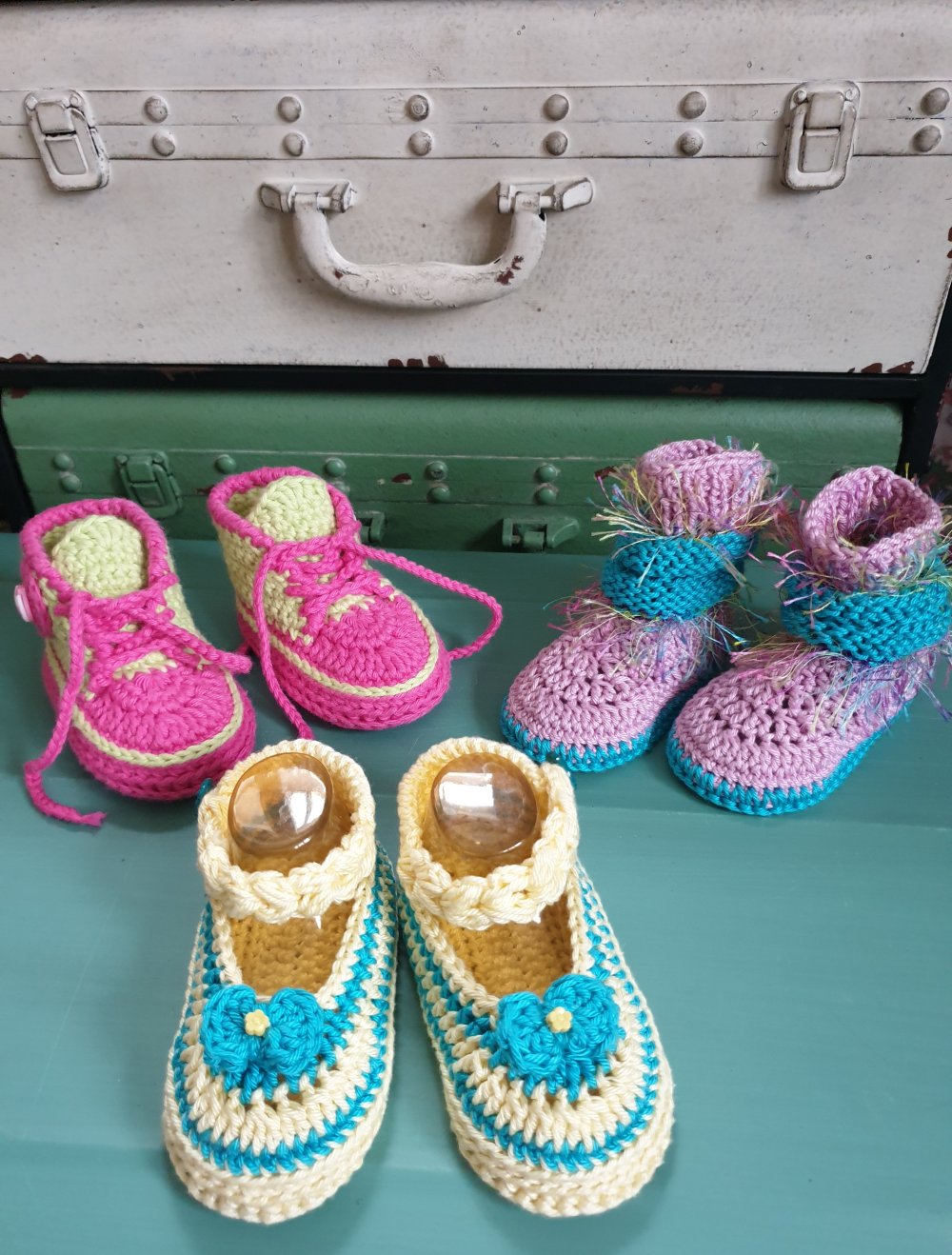Paket 3-teilig NEU Babyschuhe / Häkelschuhe / Schuhpaket