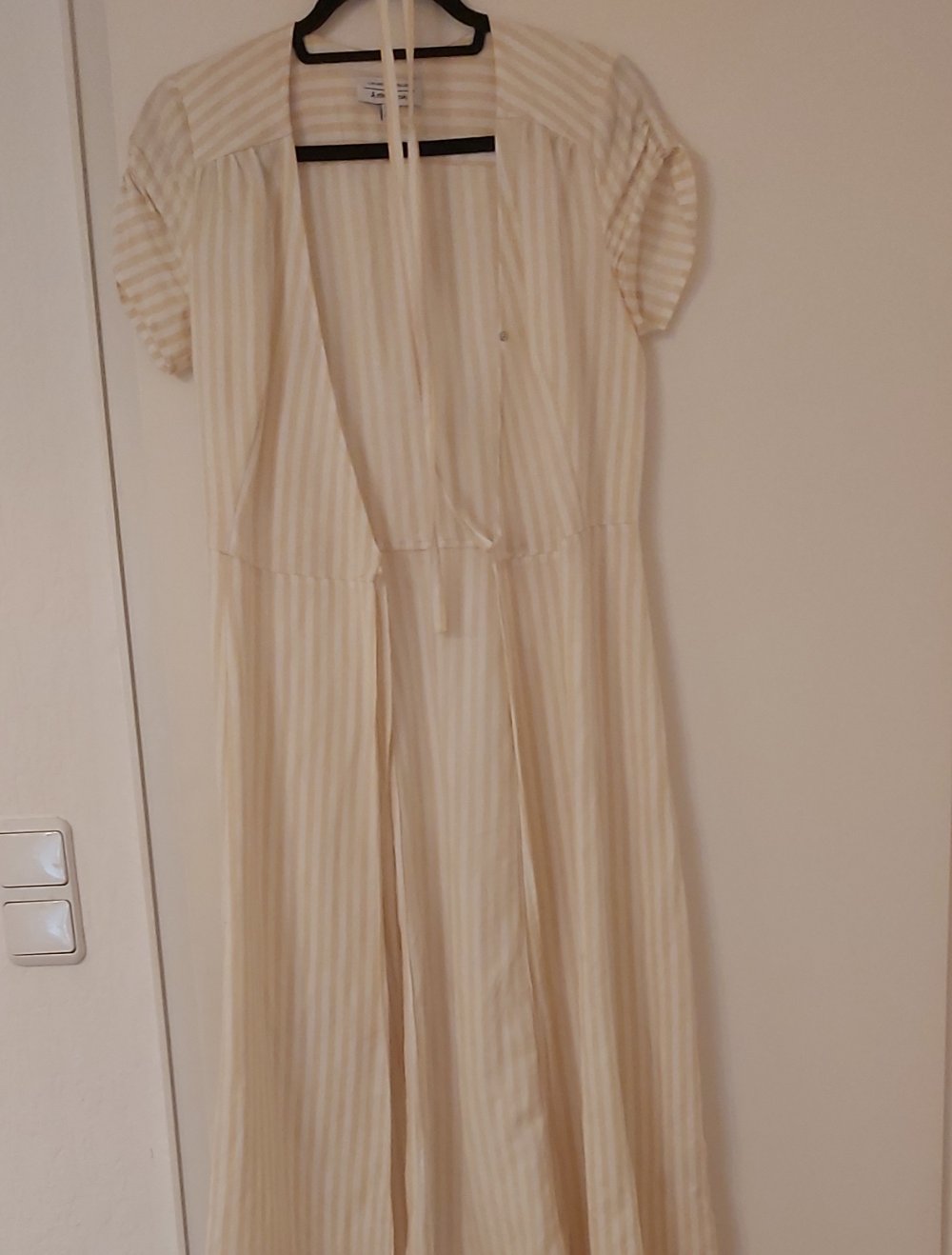 schönes Wickelkleid von & other stories