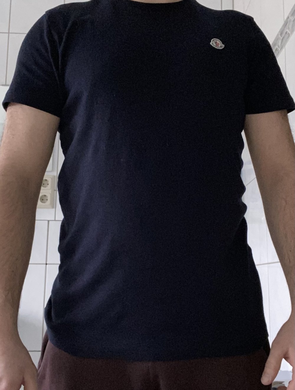 Moncler t-Shirt abzugeben