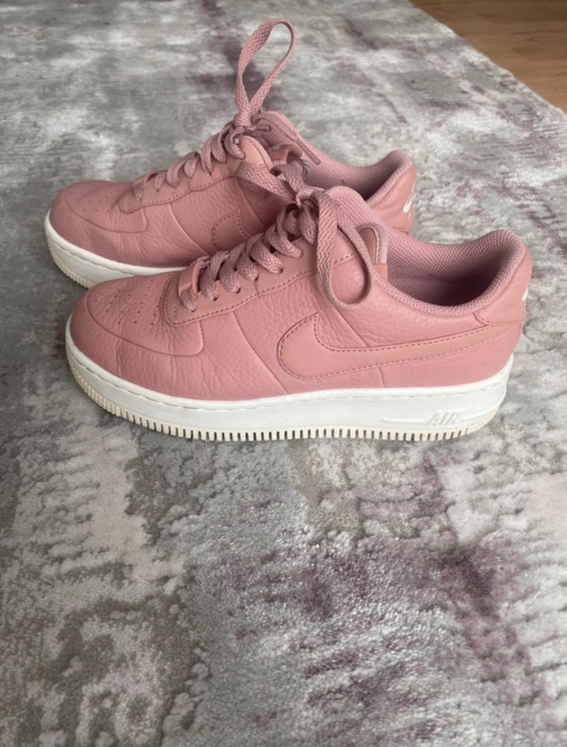 Rosa Nike Air Force
