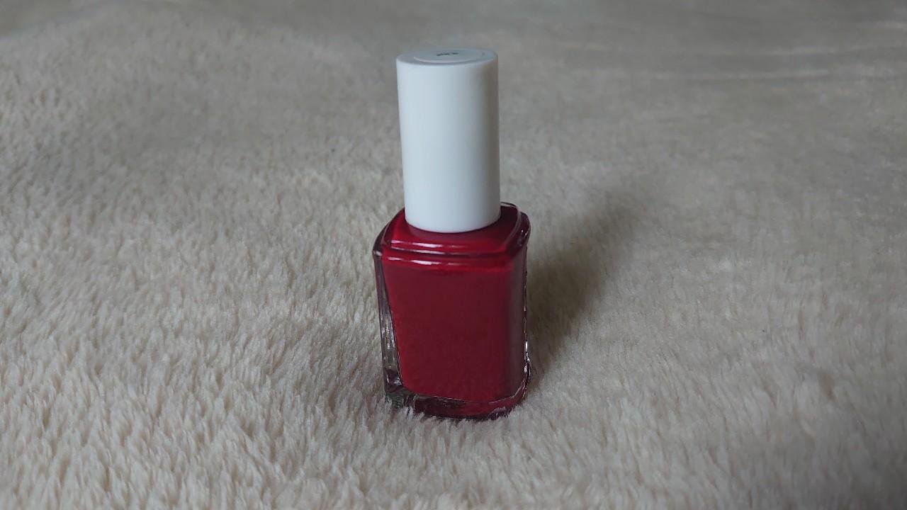 Nagellack rot essie 48  a list