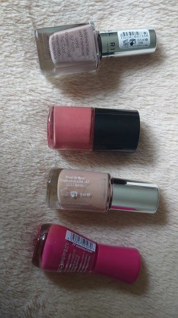 Nagellack Set 4 Nagellacke rosa beige neu  essence R de L young Rival de loop Mark twins