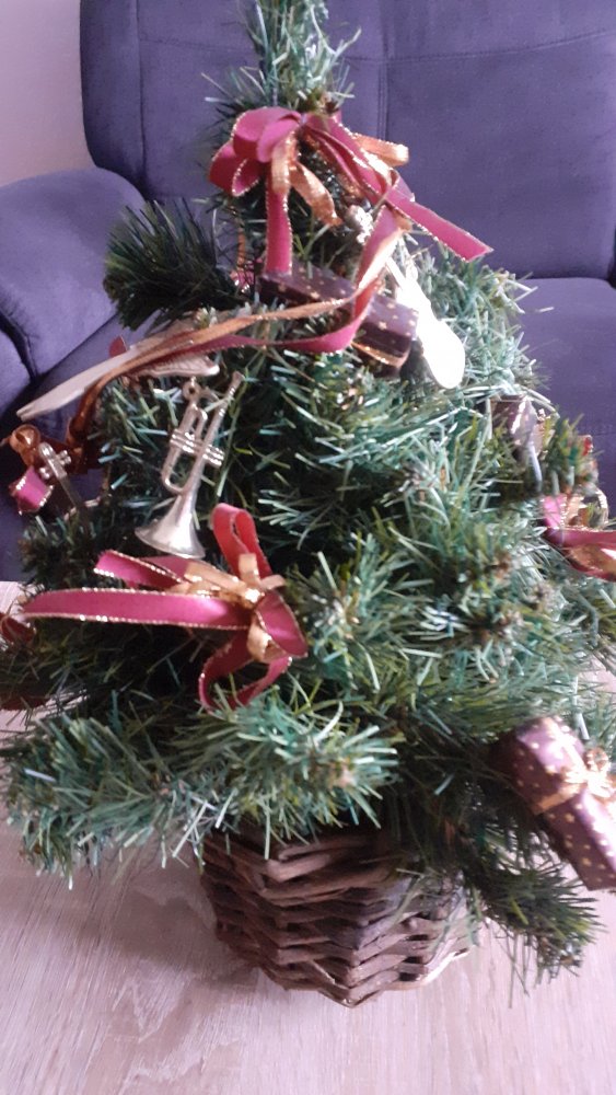 zu verschenken Kleiner Tannebaum künstlich