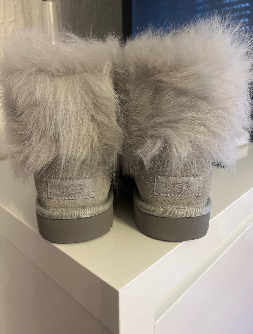 Nagelneue graue UGG Boots