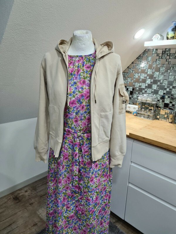 Sweater Esprit Gr. M (36-38) kurz geschnitten beige / creme