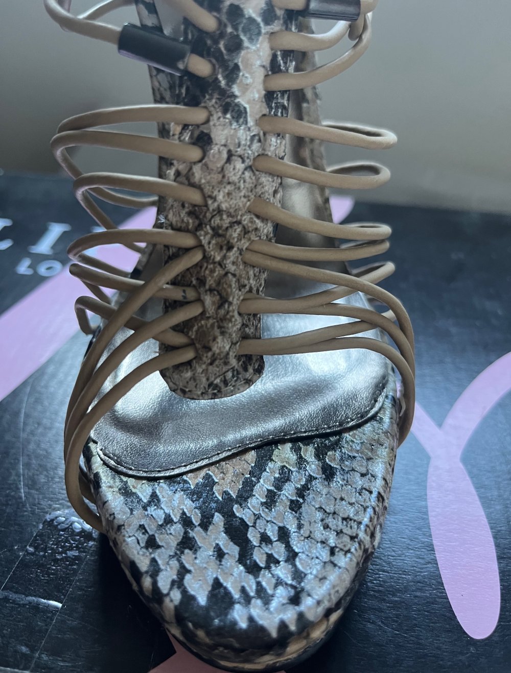 pumps mit Riemchen