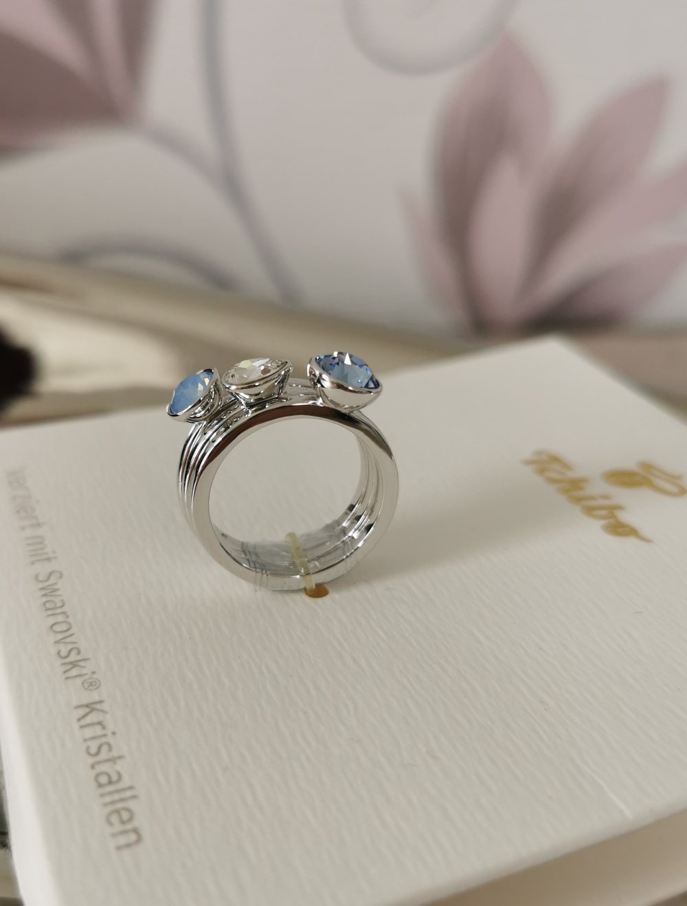 Ringe Gr. 17 - 16,9mm verziert mit Swarovski Kristallen blaue Kristalle