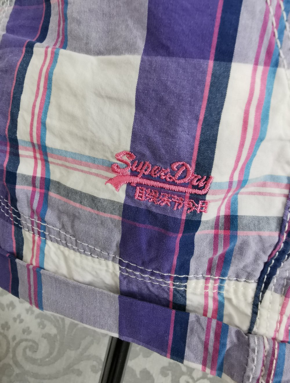 Superdry Shorts | kurze Hose Gr. S/M lila kariert Neu mit Etikett