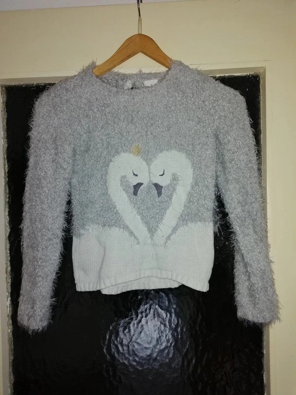 Grauer Pulli mit Motiv - Gr. 122