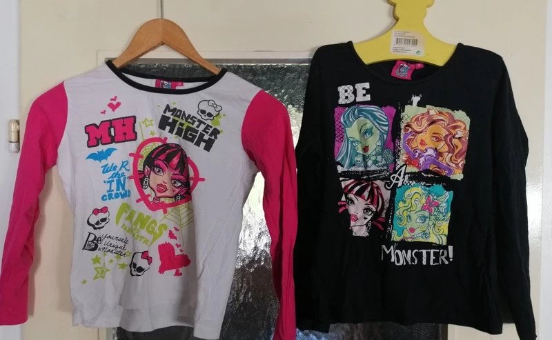 2 Shirts oder Schlafanzugoberteile ? - Gr. 122 - Monster High