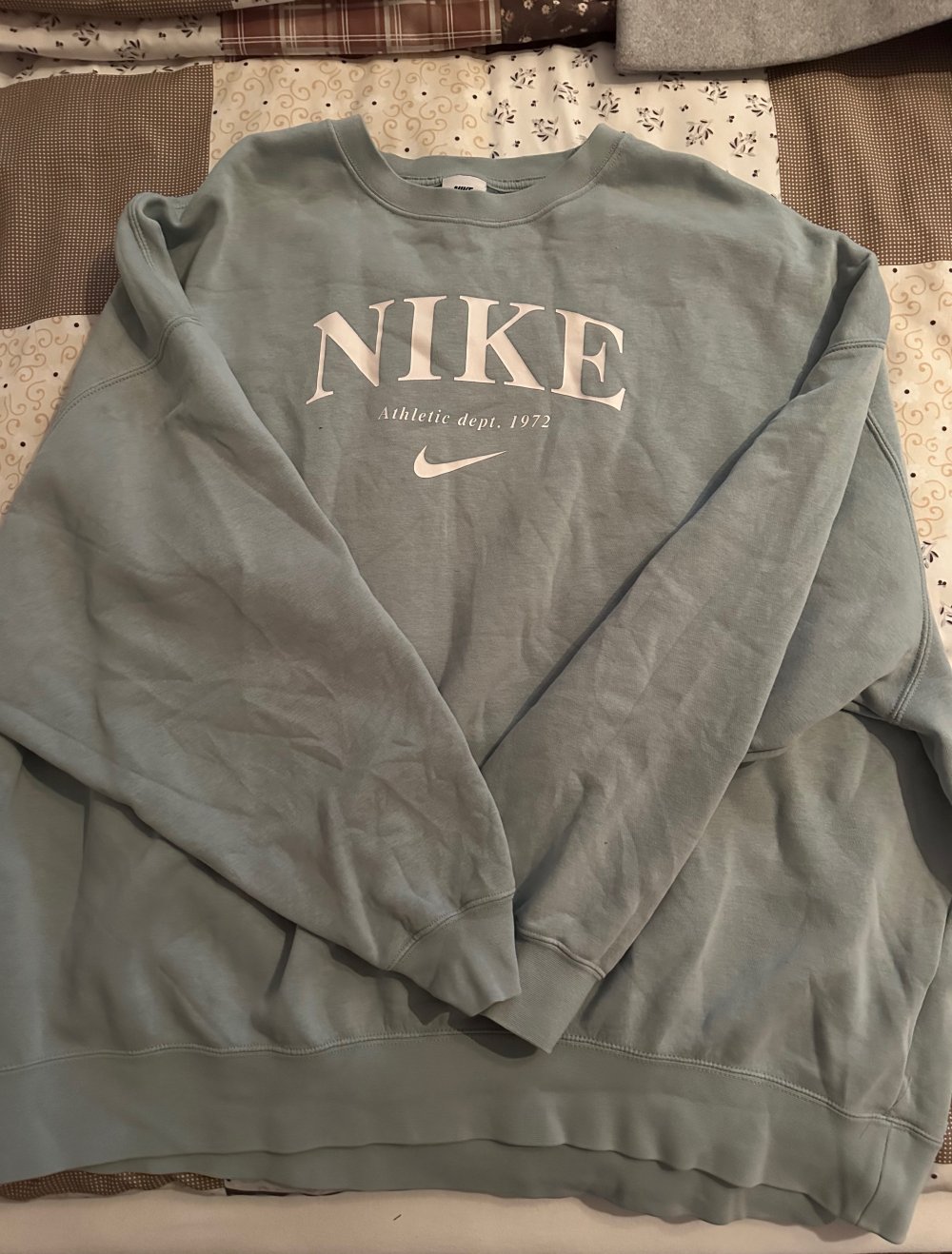 Nike pullover