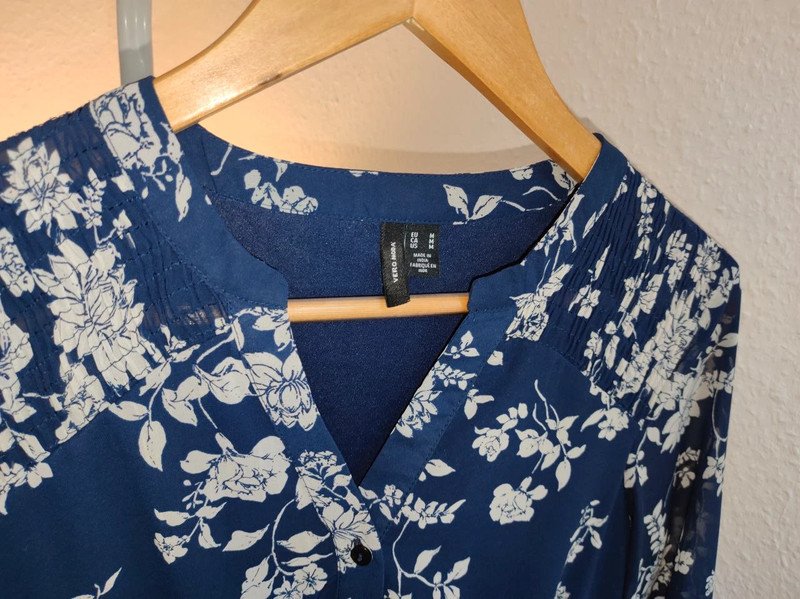 Wunderschönes Kleid mit durchsichtigen Ärmeln!