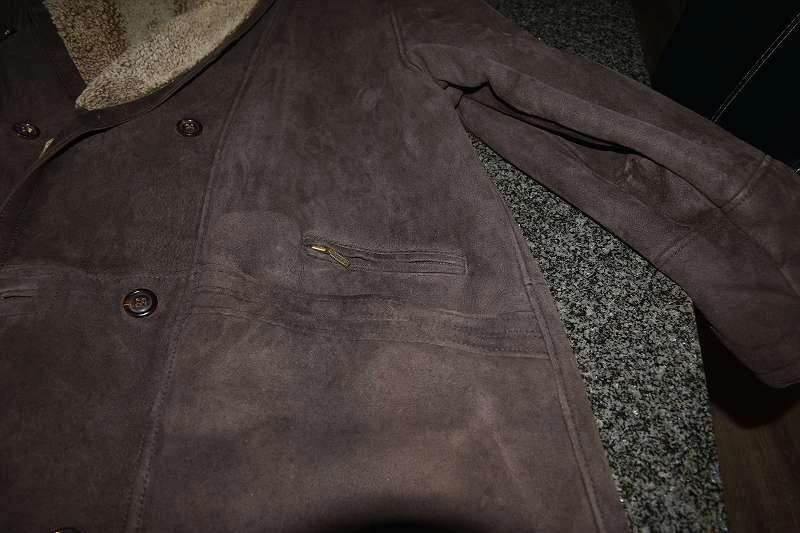 Wildledermantel mit Lammfell geschoren Größe 56 Armlänge 61 cm.