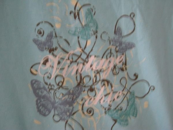 hellblaues T-Shirt