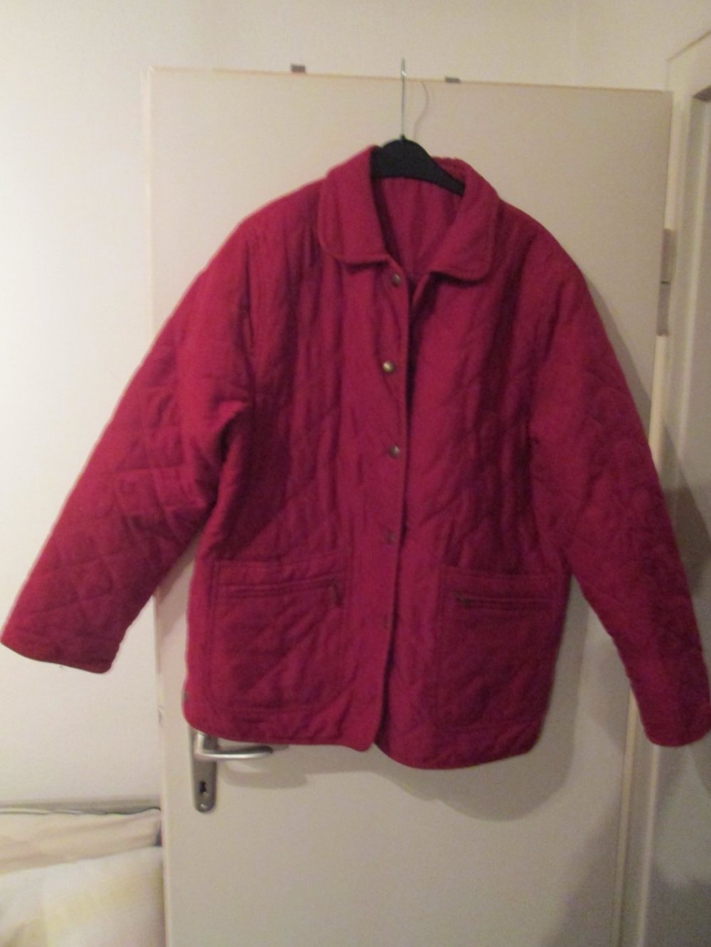 rote Winterjacke
