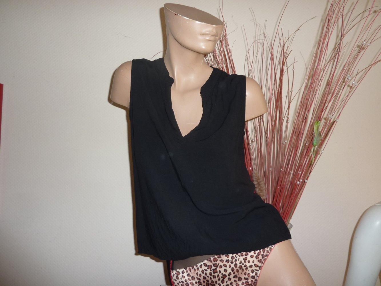 Top Sommertop S 36 38 schwarz Bluse ärmellos Brust 47 cm 