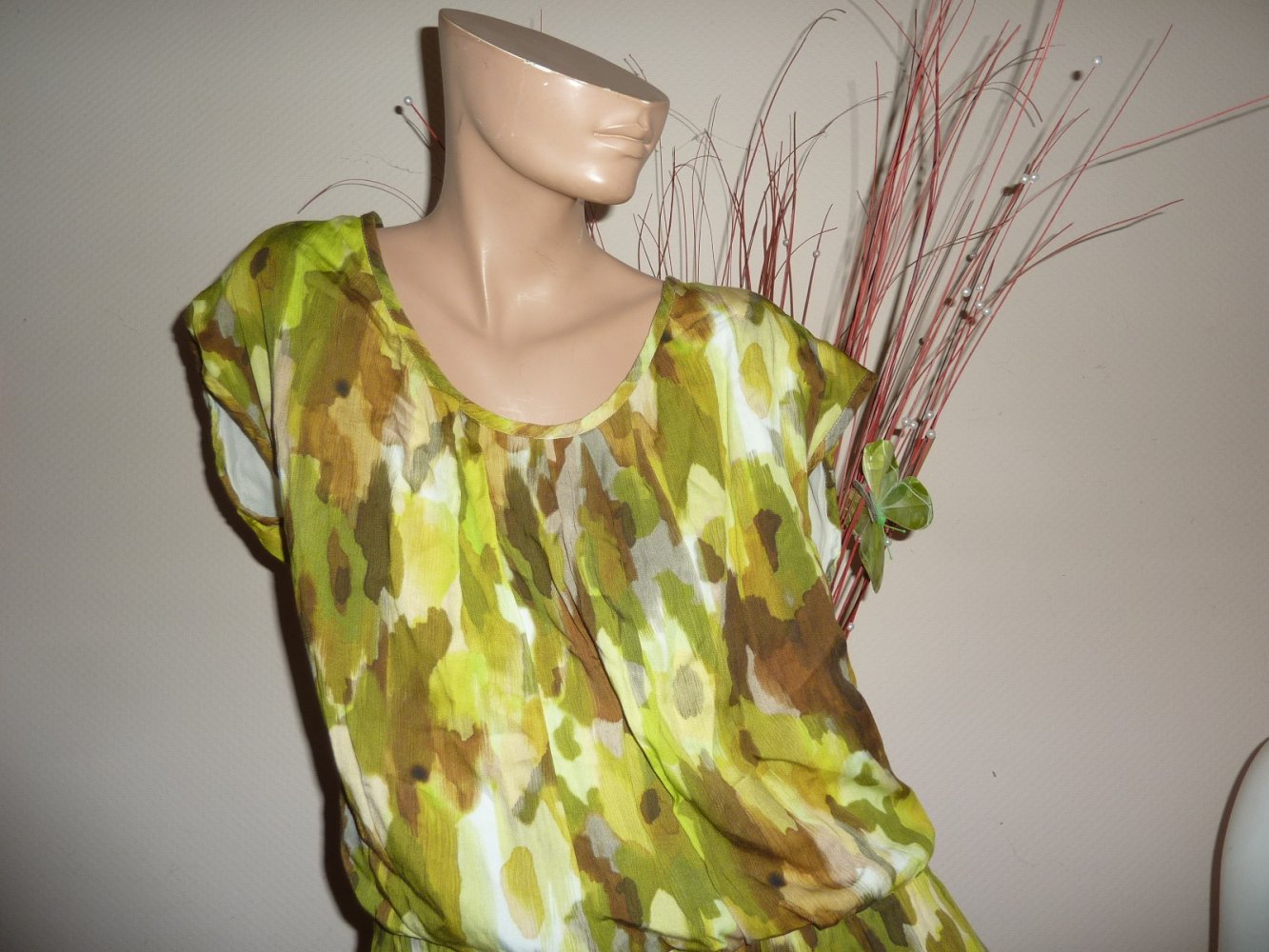 KLeid Kapalua 46 XL oliv grün Sommerkleid Coctailkleid neuwertig Viskose