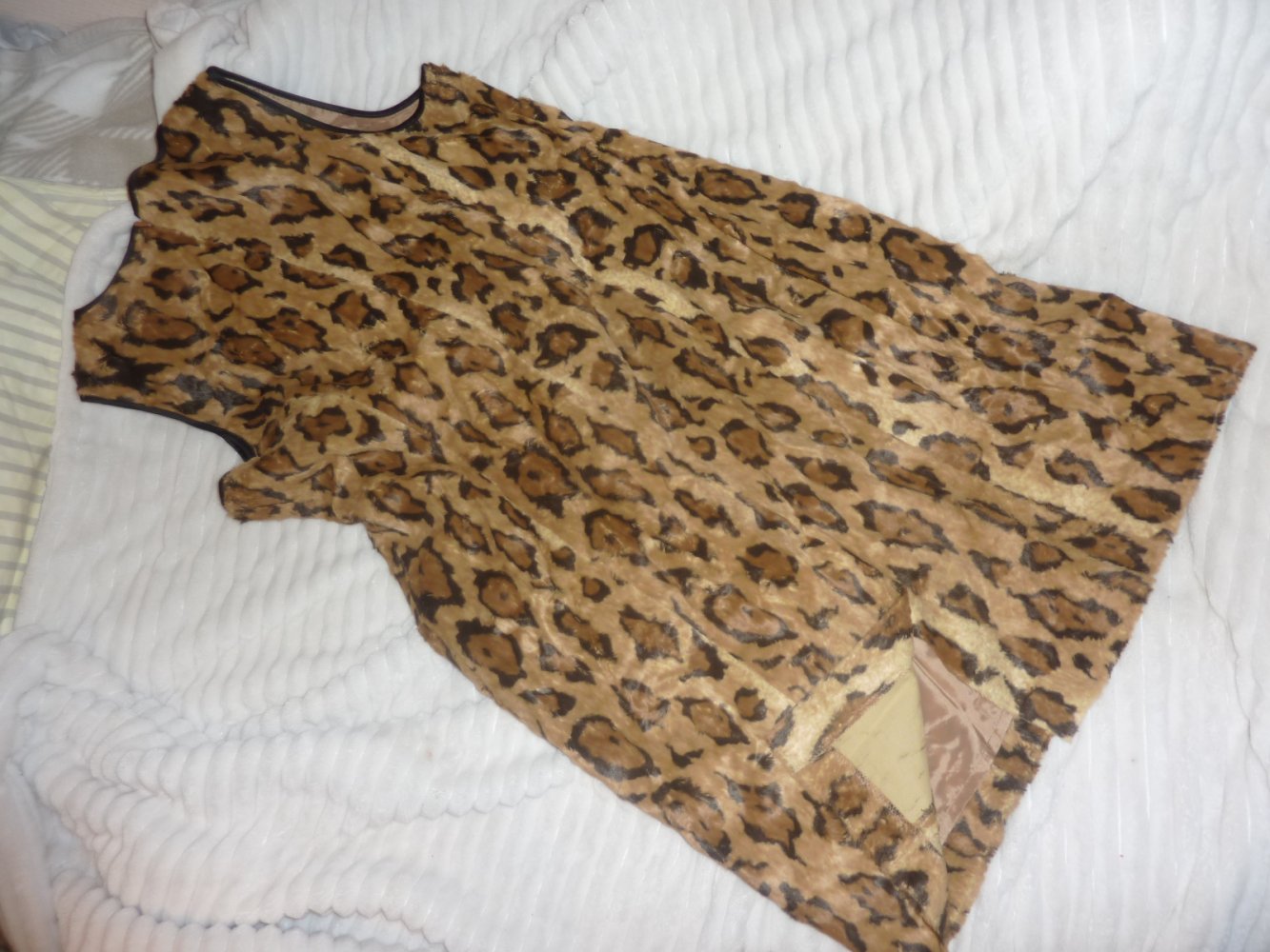 Kleid 44 XL evtl 42 Jones Etuikleid Leo Look braun Winterkleid Felloptik Kunstfell Leoprint