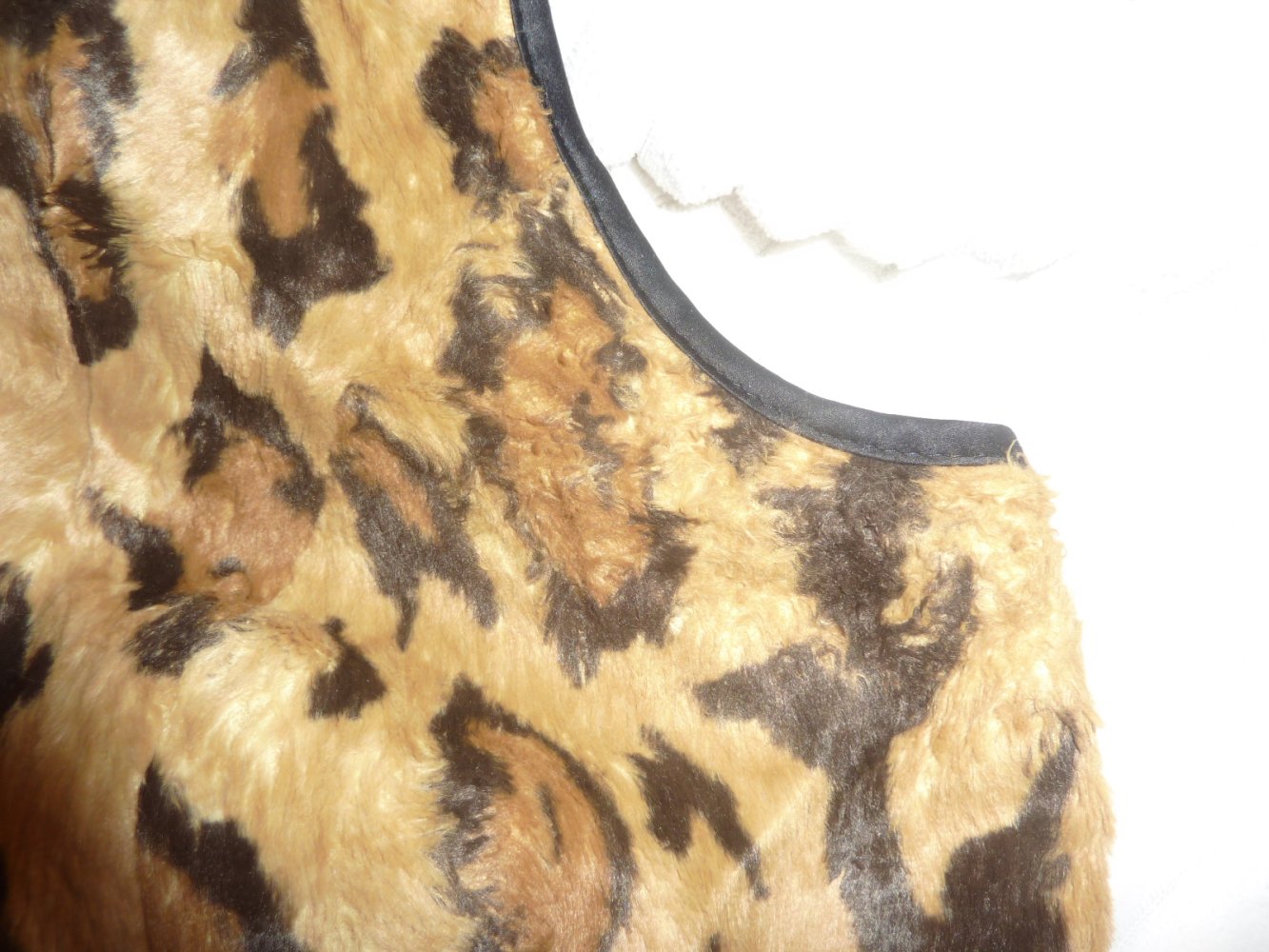 Kleid 44 XL evtl 42 Jones Etuikleid Leo Look braun Winterkleid Felloptik Kunstfell Leoprint