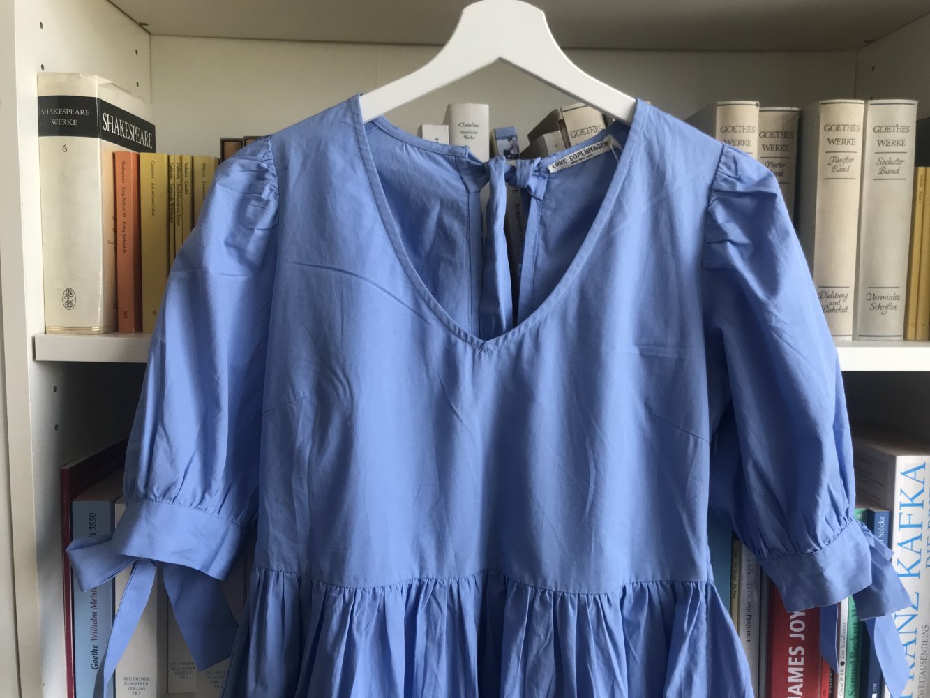 hellblaues neues Sommerkleid von Love Copenhagen 