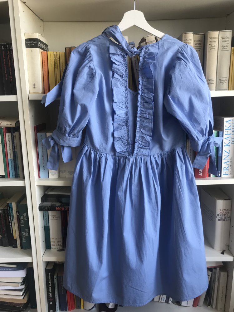 hellblaues neues Sommerkleid von Love Copenhagen 