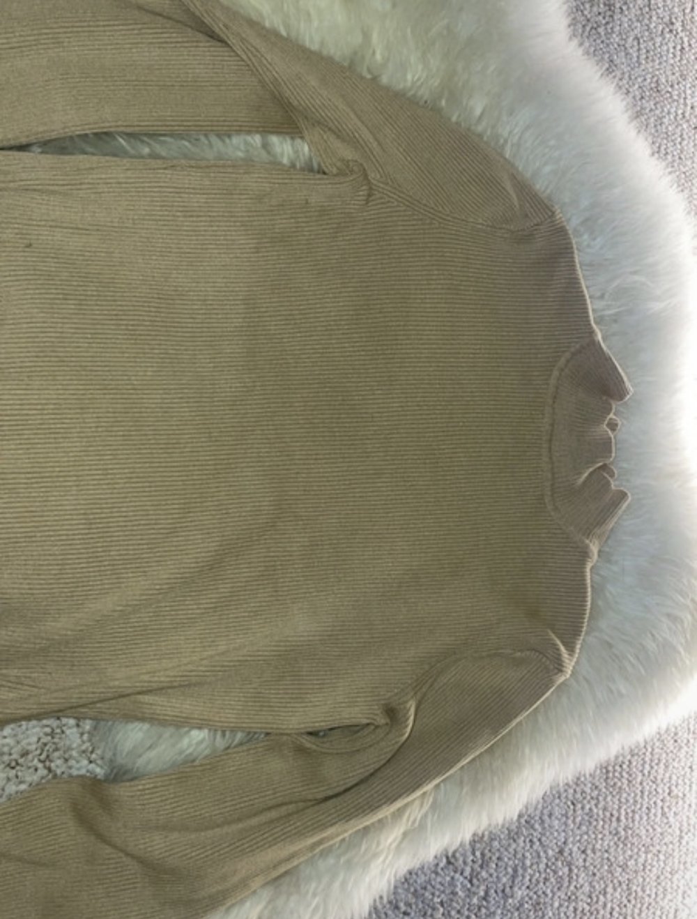 Bauchfreier Pullover