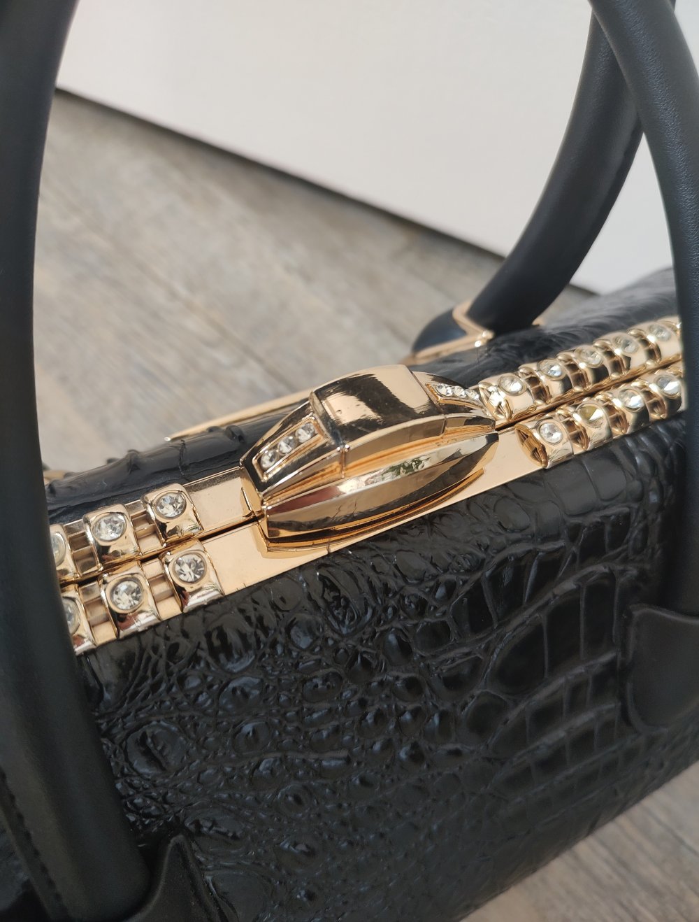 schwarze Handtasche