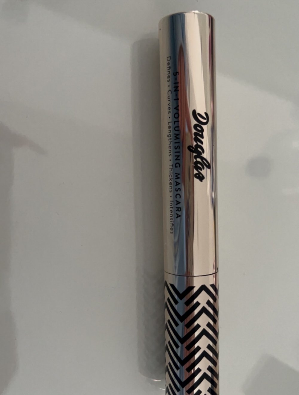 douglas mascara