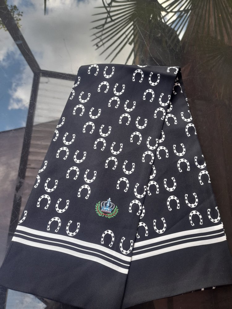 Dolce & Gabbana, Schöner Schal aus 100% Seide