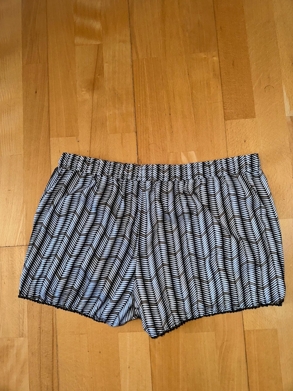 kurze Hose / Short zum Schnüren, Größe L/XL