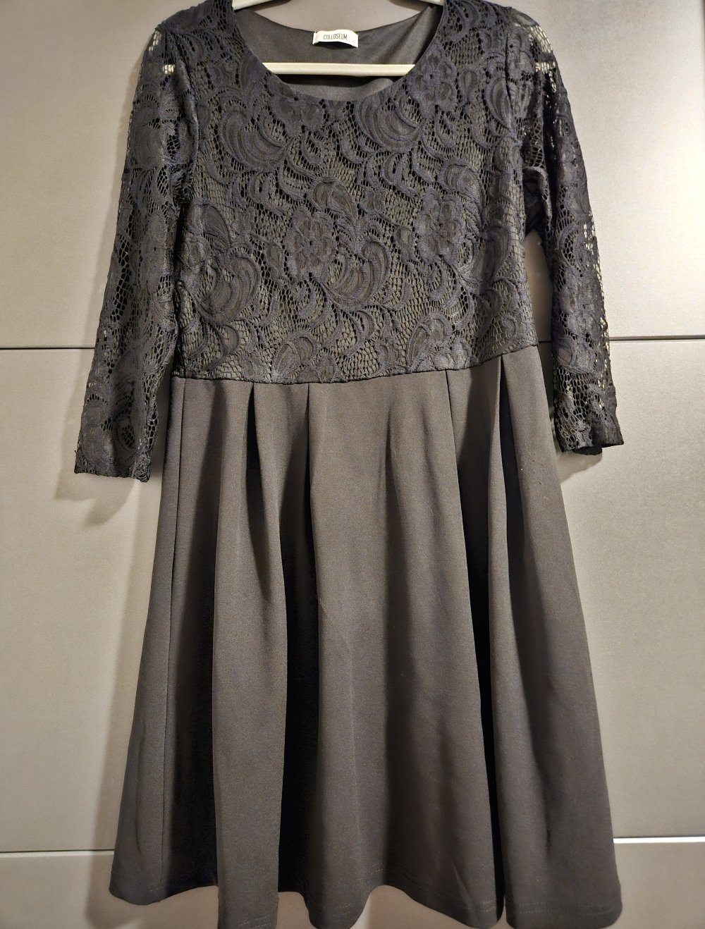 Hübsches Kleid, Größe L, schwarz