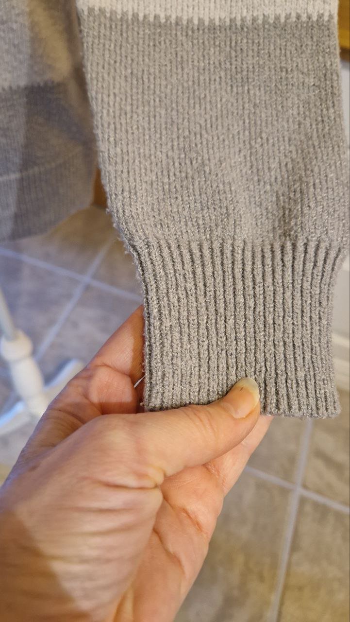 Warmer Pullover. Größe S. 