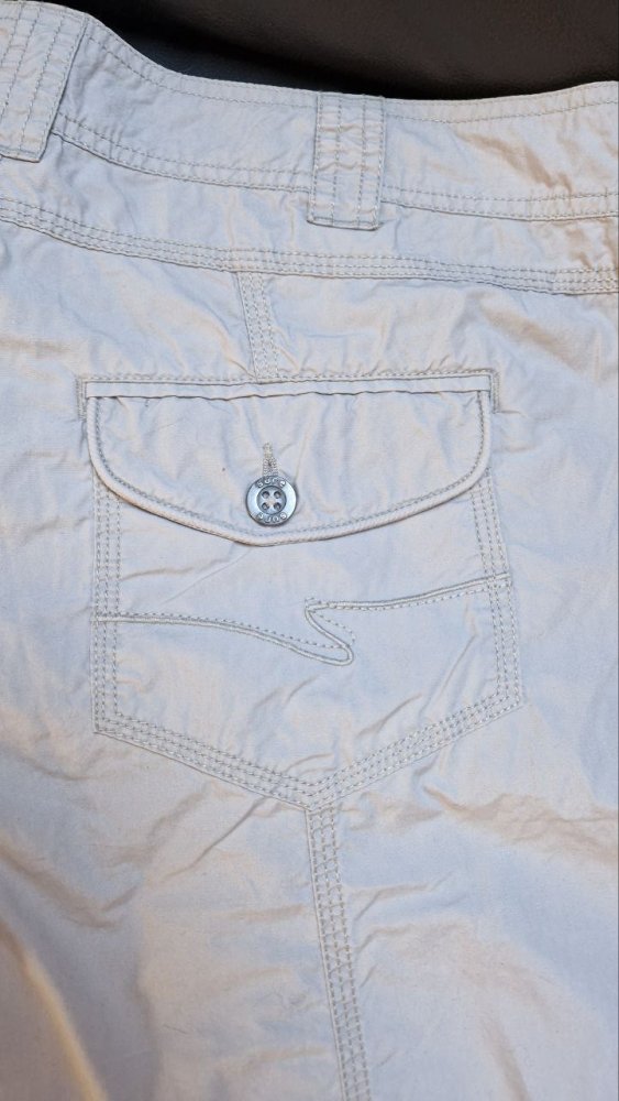 Sure. Bequeme leichte Shorts.  Größe XL ( 42 ).  Baumwolle. 
