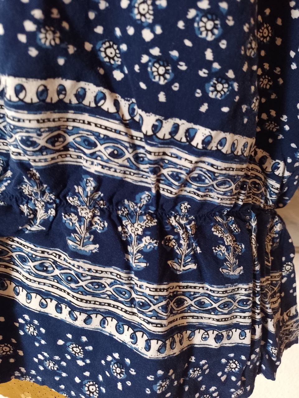 Elegante Bluse - Top.  Viskose + Elastan. Größe L. 