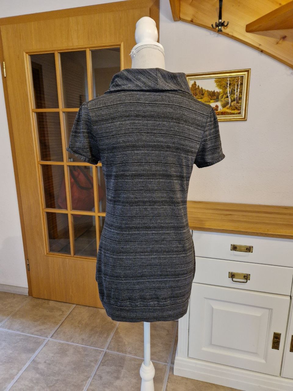 Schöne gestrickte graue Weste - Tunika. Polyester + Baumwolle. Größe S-M. 