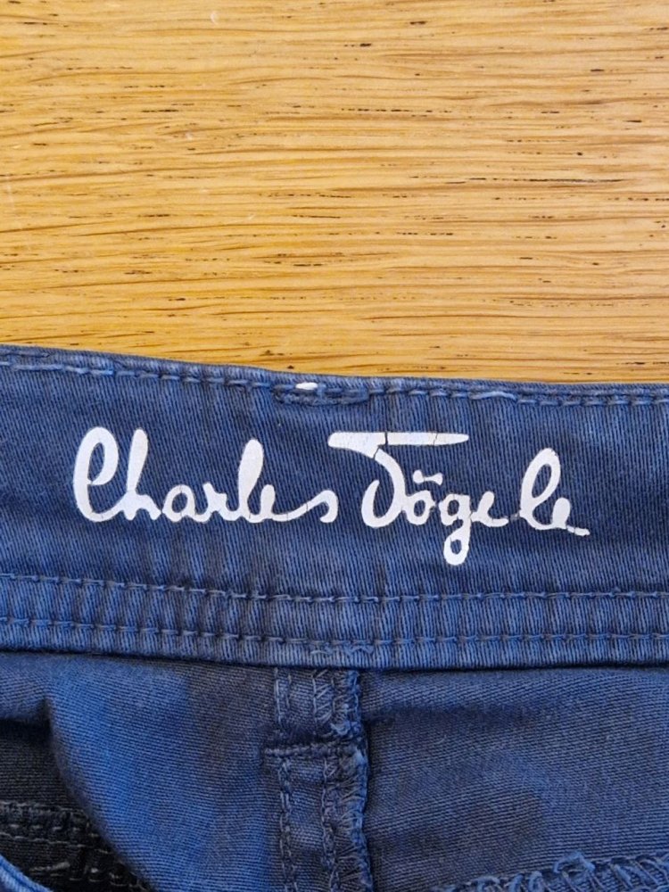 Charles Vögele.  Stylische blaue Hose, Jeans.  Größe 38. 