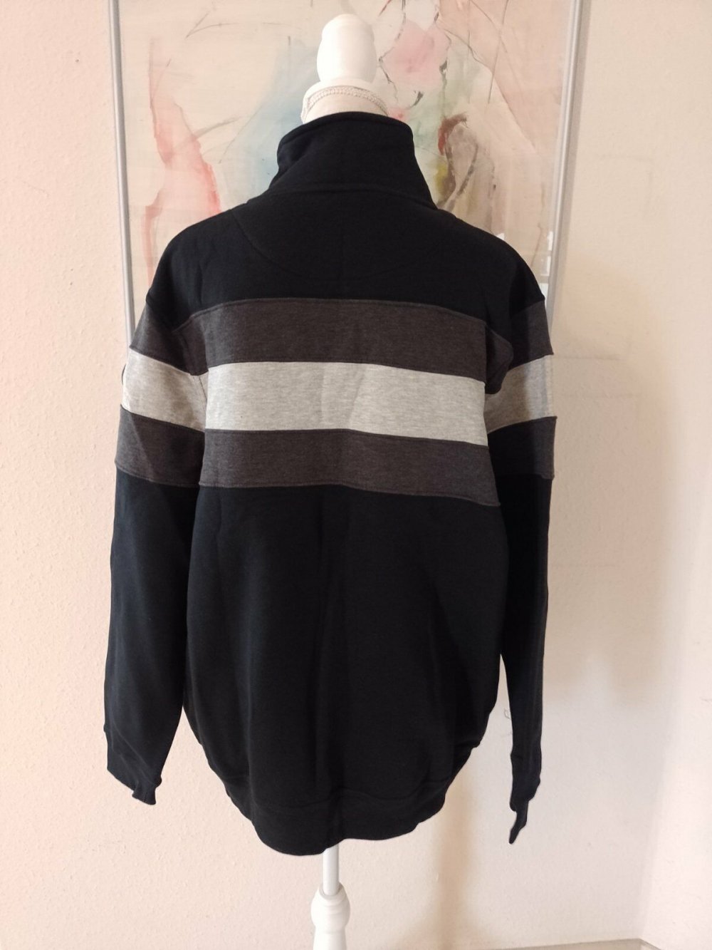 Herren - Sweatjacke mit Kontrastblock. Größe XL .