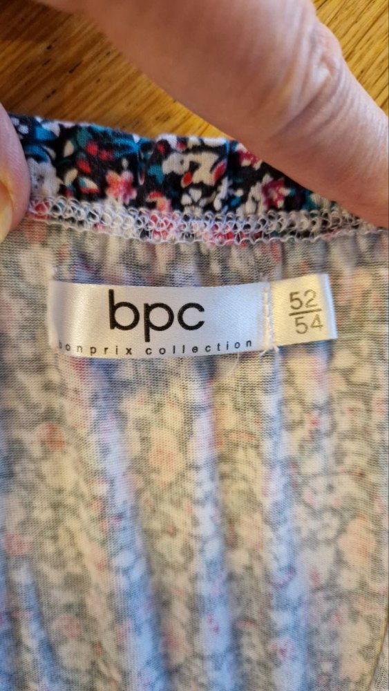 Bonprix. Bluse - Tunika - T-Shirt.  Viskose.  Größe 6XL ( 52-54 ).