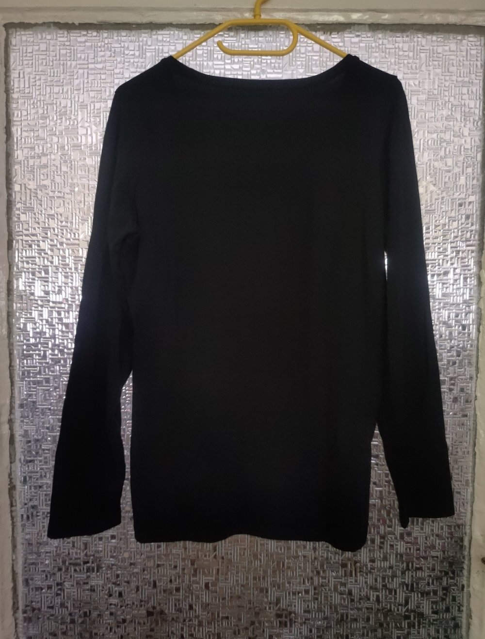 Neues Basic Sweatshirt in 42
