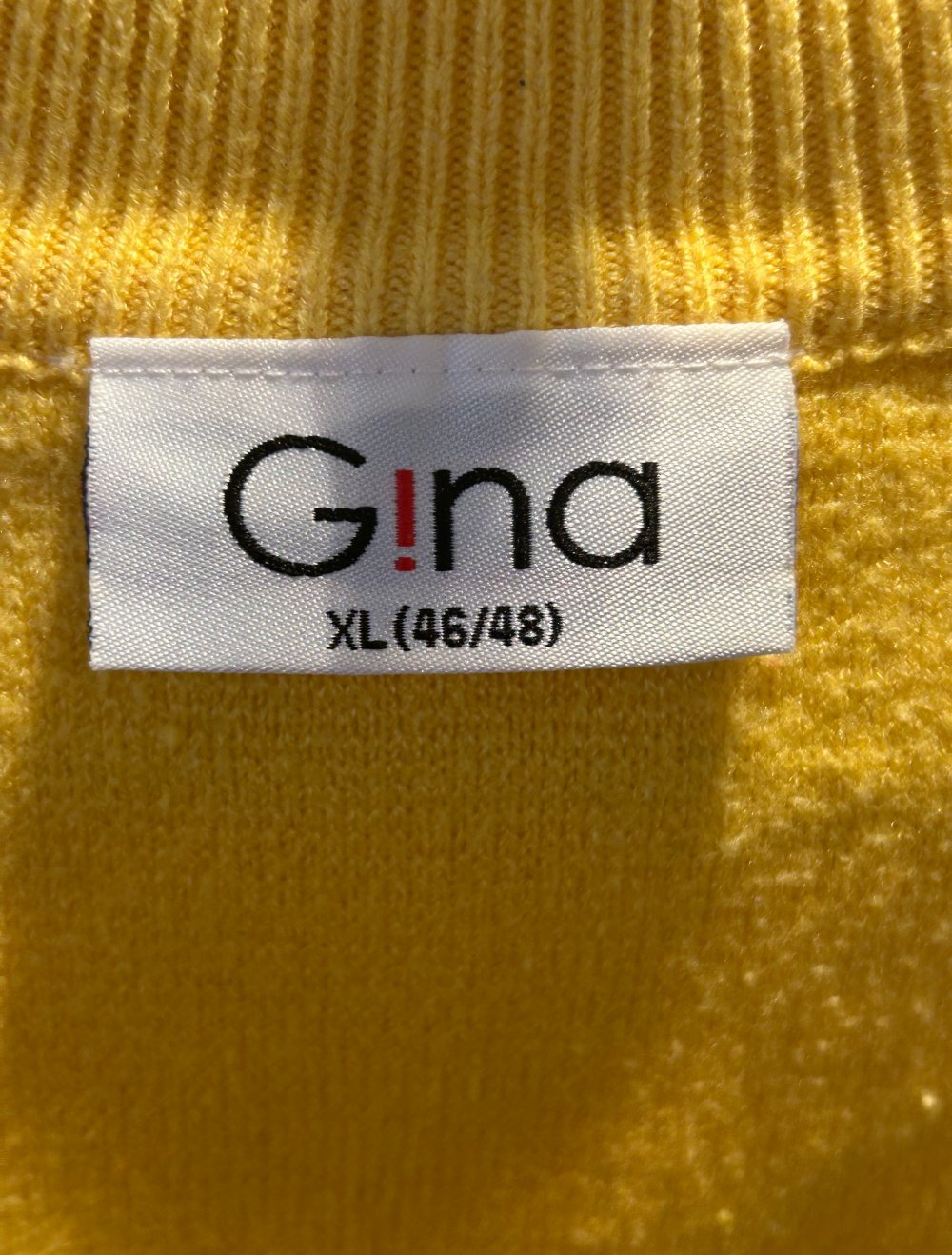 Pullover gelb
